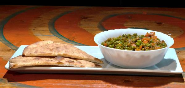 Măncare de mazăre cu ciuperci mix de pădure, + foccacia (Post)